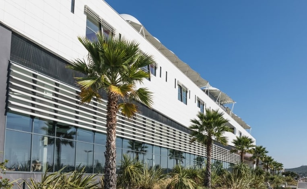 <p>
	Thermes de Balaruc-les-Bains</p>
