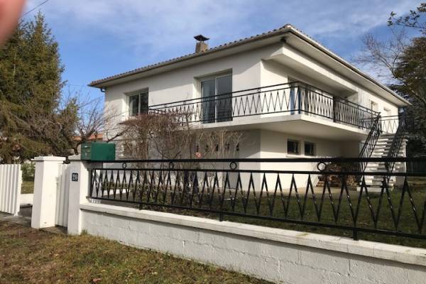 Photo Trois pièces dans pavillon avec jardin à 2 km de Jonzac