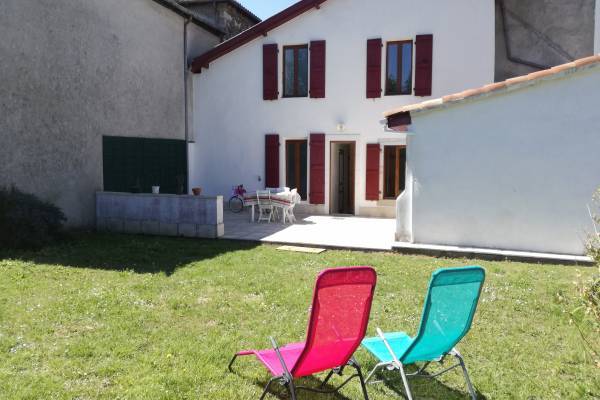 Photo maison de plein pied avec jardin cloture à proximité des thermes de Salies de Béarn