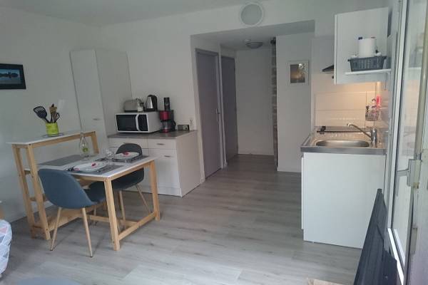 Photo Studio 22m² tout équipé au RDC avec terrasse à 700 mètres des thermes de Vernet les Bains
