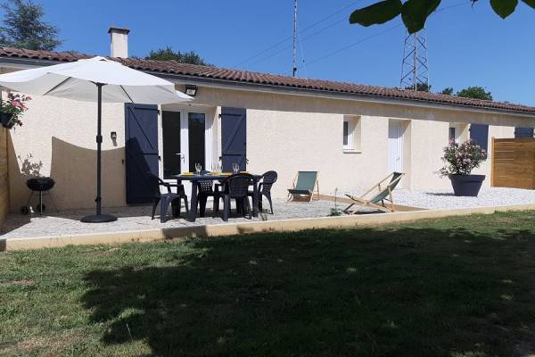 Photo Gite à 1 km des thermes de Jonzac avec terrasse et parking