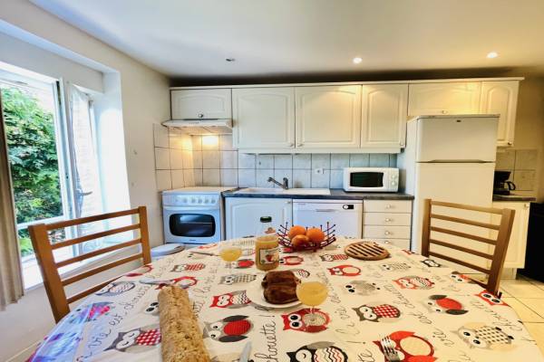 Photo A BAINS-LES-BAINS, STUDIO DE 20 M2 EN RDC A 400 M DES THERMES- JOSEPHINE -
