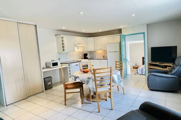 Photo A BAINS-LES-BAINS PROCHE DES THERMES, APPARTEMENT 1 CHAMBRE AU 1ER - BONAPARTE -