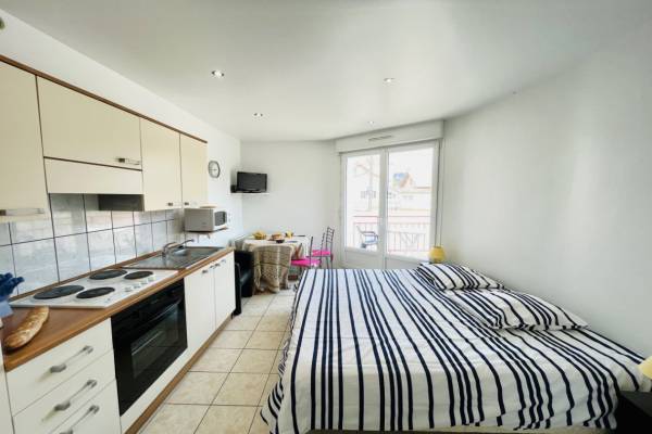 Photo STUDIO PROCHE DES THERMES DE BAINS-LES-BAINS - JEAN DE LA FONTAINE -