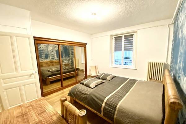 Photo SITUE A 700 M DES THERMES DE VITTEL, APPARTEMENT 2 CHAMBRES AU 1ER SANS ASCENSEUR - NOA -
