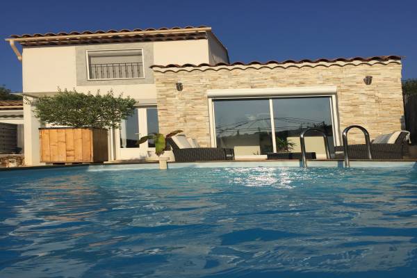 Photo Villa 80m2 climatisée avec piscine privée Gréoux-les-Bains avec 2 chambres
