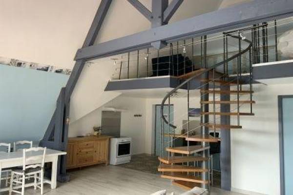 Photo Immense appartement atypique 4 ⭐️ de 80 m2 avec mezzanine et balcon - Dax -