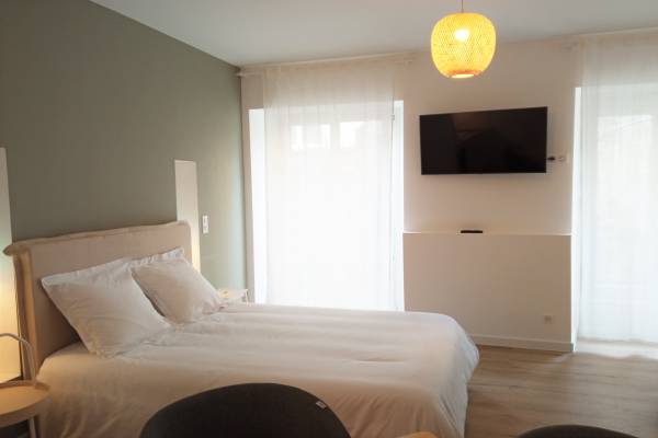 Photo grand studio au RDC donnant sur jardin interieur à Bourbonne-les-Bains - Angel Photo grand studio au RDC donnant sur jardin interieur à Bourbonne-les-Bains - Angel
