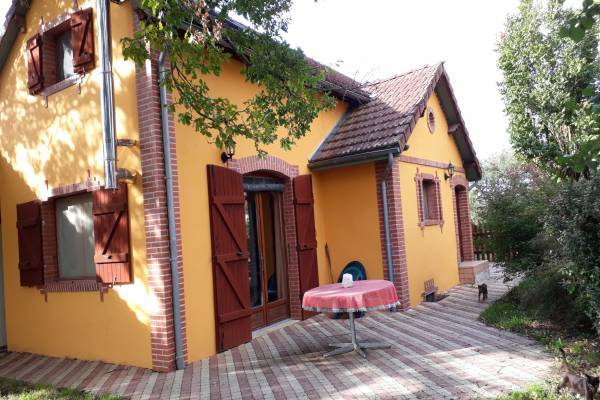 Photo Loue petite maison indépendante *** proche des thermes de Bourbon Lancy