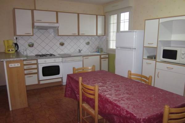 Photo Maison mitoyenne avec 2 chambres et jardin pour les curistes de Lons le Saunier Photo Maison mitoyenne avec 2 chambres et jardin pour les curistes de Lons le Saunier