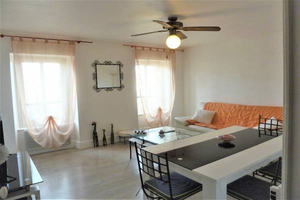Photo Appartement T1, 3***,  52m2 avec vue sur Casino et les Thermes de Contrexeville