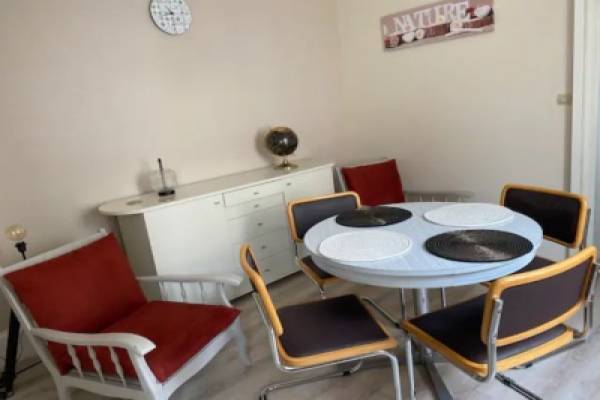 Photo Grand studio de 28m2 au 1er étage, à 150 mètres du centre thermale de ROCHEFORT