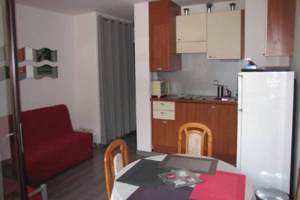 Photo Studio à Aix-les-Bains avec balcon à 700 mètres des thermes avec 2 lits simples