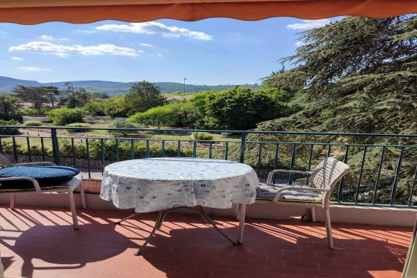 Photo Studio à 150 mètres des thermes de Gréoux avec 2 lits simples et balcon - climatisation