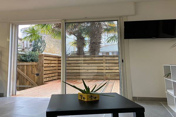 Photo Magnifique Studio T1Bis avec terrasse à 450 mètres des thermes de Rochefort