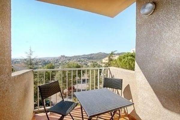 Photo Joli studio de 27m2 avec vue sur le château de Gréoux-les-bains 