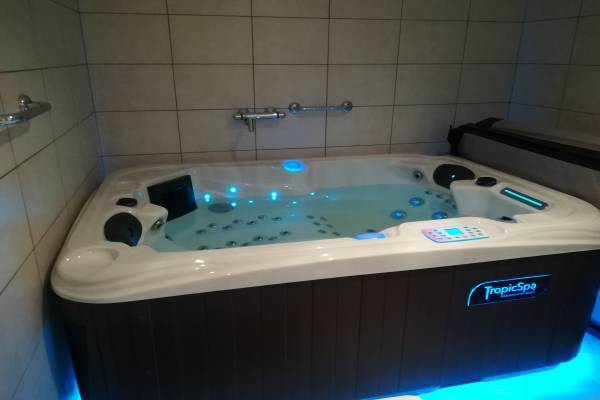 Photo APPARTEMENT AVEC JACUZZI HAMMAM SAUNA AU REZ DE CHAUSSEE DANS MAISON PROCHE AIX LES BAINS