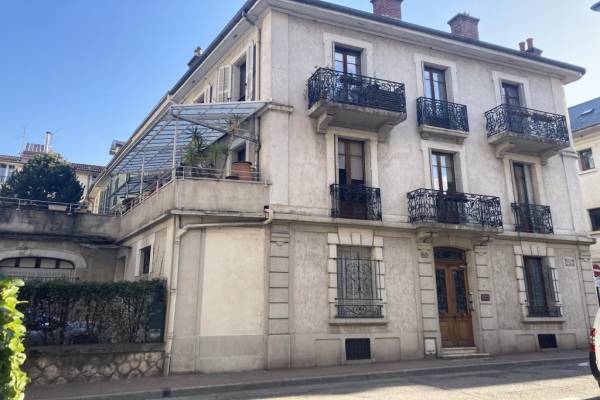 Photo T1 en rez-de-chaussée proche des thermes d'Aix les Bains