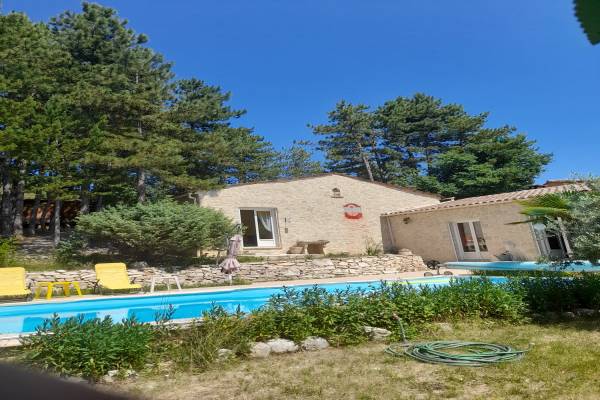 Photo Maison climatisée avec 2 chambres avec piscine proche des thermes de Digne-les-Bains