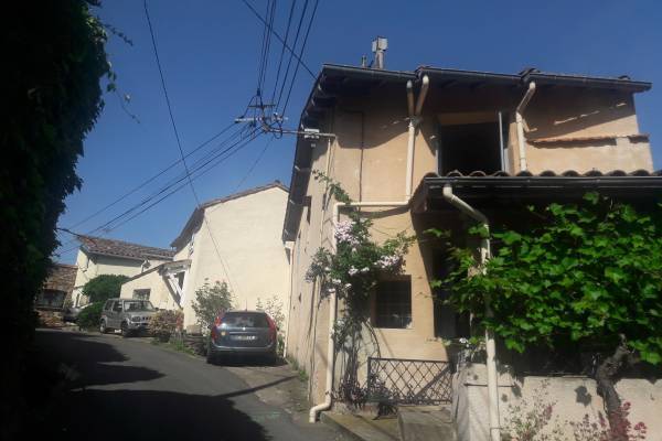 Photo Maison de village avec 2 chambres et terrasse proche des thermes de Lamalou-les-Bains