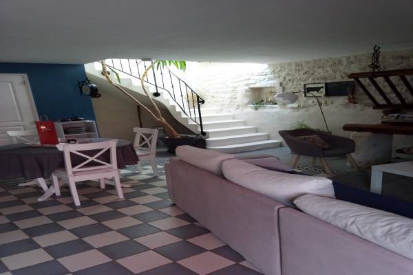 Photo Gite avec 2 chambres, climatisé et jardin à 2 km des thermes de Jonzac - Ecurie -