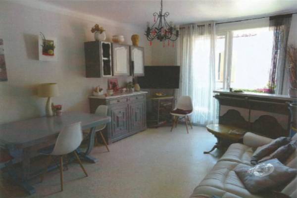 Photo Coquet T2 proche du centre thermal d'Amélie les Bains avec balcon et garage