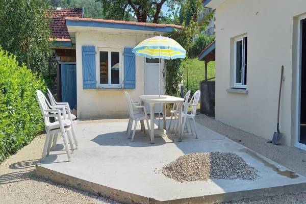 Photo Location T1 bis Curistes Cransac-Les-Thermes avec garage et terrasse/jardin