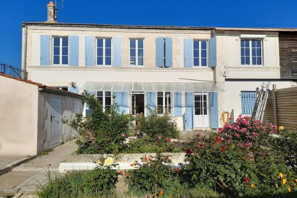 Photo Maison de Charme 3 chambres à proximité des thermes de Rochefort avec parking et jardin