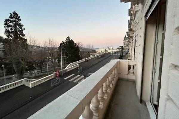 Photo Royat en face des thermes, T1 avec balcon