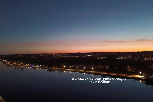 Photo Appartement à Vichy avec vue panoramique sur l'Allier - 1 ou 2 chambres