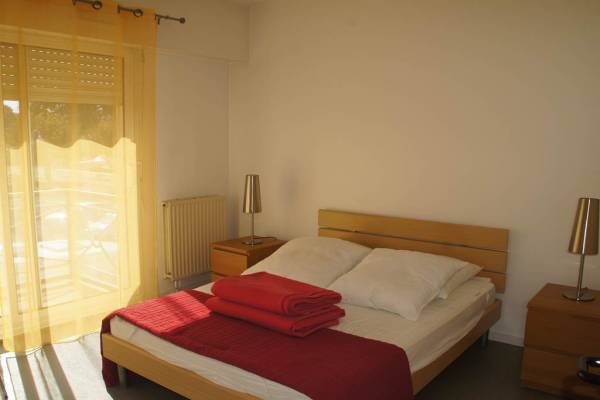 Photo Appartement de type 2 proche des thermes de Rochefort avec balcon - B11-