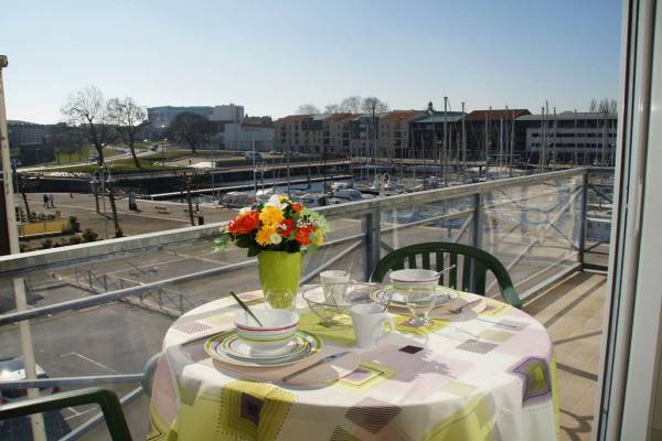 Photo Appartement T2 proche des thermes de Rochefort avec balcon sur le port -B21-