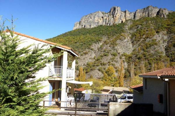 Photo 2 pièces avec belle terrasse à DIGNE-LES-BAINS à 800 mètres de la cure