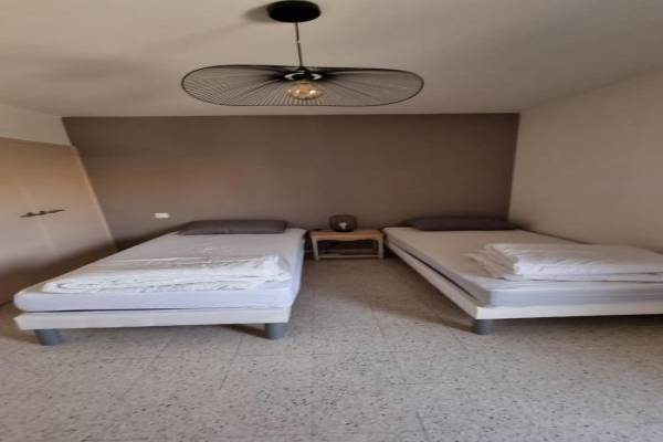 Grand 3 pièces en face des thermes de Balaruc les Bains avec garage, balcon et climatisation