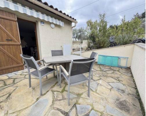 Photo Studio en rez-de-jardin à 800 mètres de la cure de Gréoux les Bains