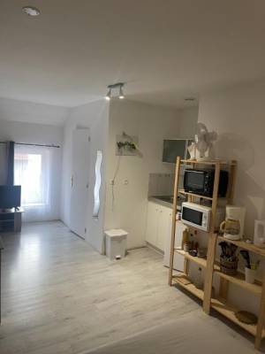 Photo studio 2 personnes au 2 etage d'une résidence calme à 100 m de la cure de Néris