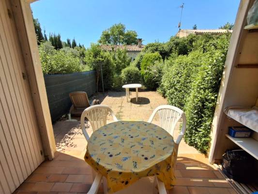 Photo Studio Gréoux-les-Bains avec jardinet / climatisé