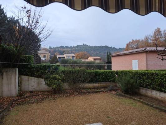 Photo Beau T2 fonctionnel au calme à 900 mètres de la cure de Gréoux avec jardinet