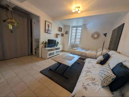 Photo charmant studio au centre de greoux les bains dans maison de village 