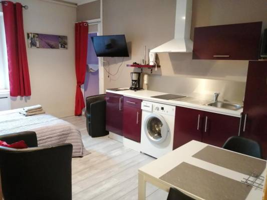 Photo Vittel : studio à l'entrée du parc thermal dans un ancien hôtel au dernier étage