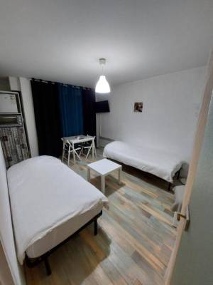 Photo Appartement situé plein sud avec balcon et 2 lits simples à Bagnoles-de-l’Orne