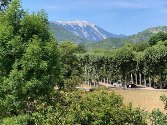 Photo Duplex de 42 m2 à 350 mètres des thermes de Montbrun les bains
