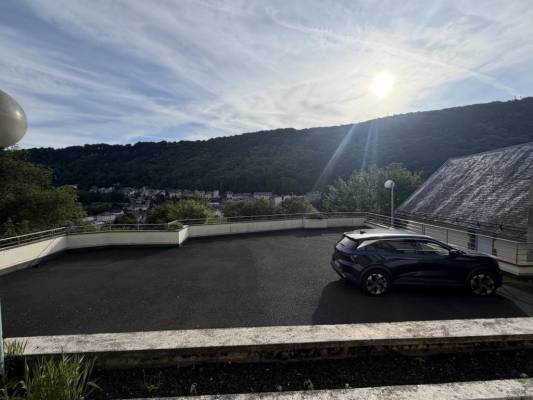 Photo APPARTEMENT au RDC avec place de parking privative et terrasse au Mont-Dore