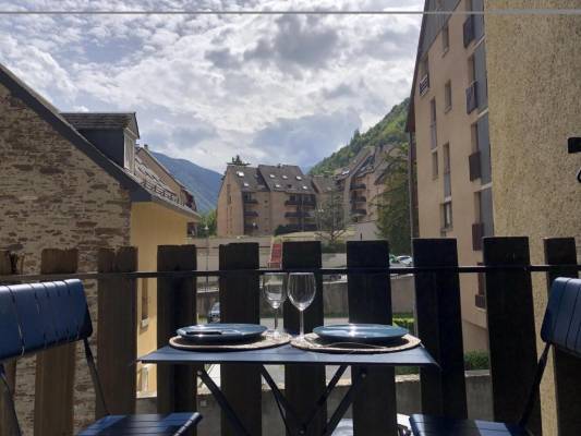 Photo T2 à Luchon avec parking, wifi, balcon, cave à 550 mètres des thermes