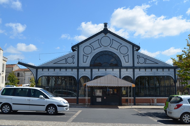 Le marché couvert de Jonzac